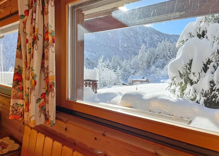 木屋 Warm With A Exterior In 莱马雷科特