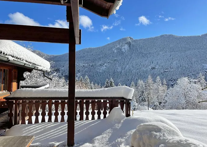 Warm With A Exterior In 木屋 莱马雷科特