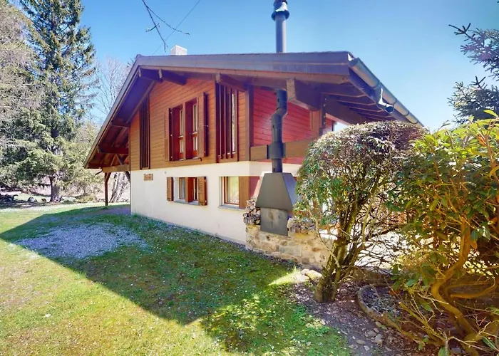 Warm With A Exterior In 木屋 莱马雷科特