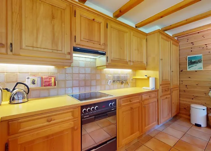 木屋 Warm With A Exterior In 莱马雷科特