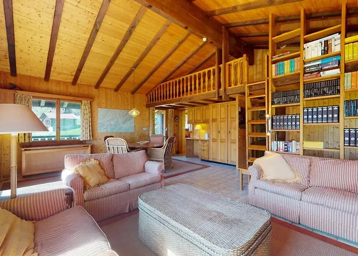 Warm With A Exterior In 木屋 莱马雷科特