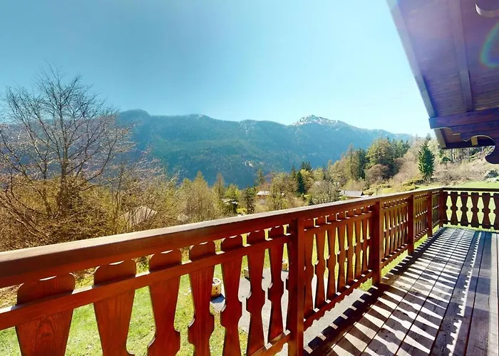 Warm With A Exterior In 木屋 莱马雷科特