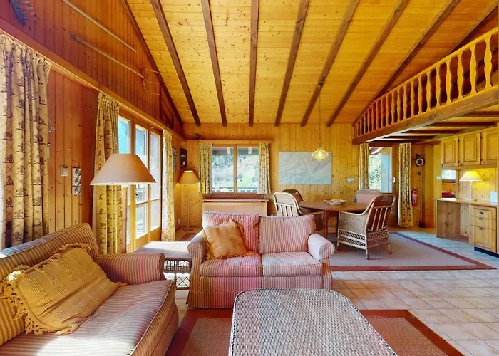 木屋 Warm With A Exterior In 莱马雷科特