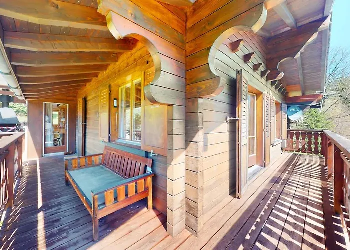 木屋 Warm With A Exterior In 莱马雷科特