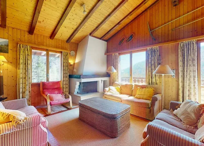 木屋 Warm With A Exterior In 莱马雷科特