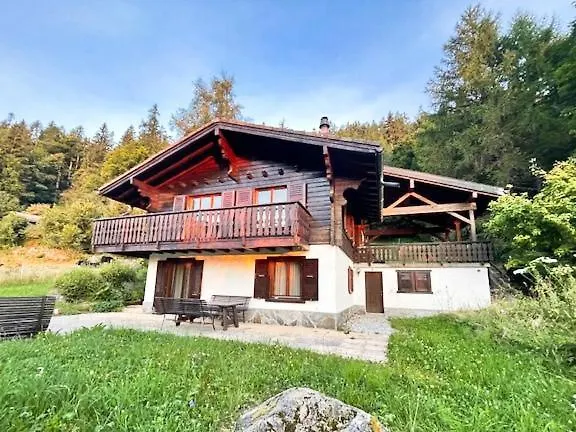 Warm With A Exterior In 木屋 莱马雷科特